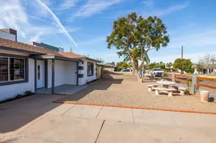1847 E Pinchot Ave, Phoenix, AZ 85016 - Photo 1