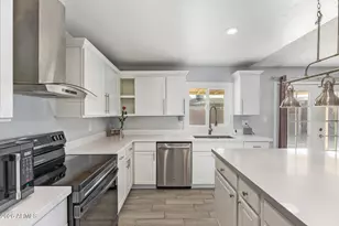 8051 W Mariposa Dr, Phoenix, AZ 85033 - Photo 9