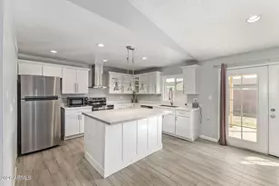 8051 W Mariposa Dr, Phoenix, AZ 85033 - Photo 7