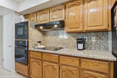 10438 W Saratoga Circle, Sun City, AZ 85351 - Photo 15