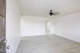 2924 West Myrtle Ave, Phoenix, AZ 85051 - Photo 7