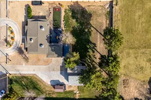 8201 W Country Gables Dr, Peoria, AZ 85381 - Photo 53