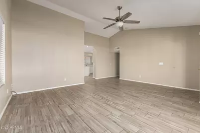 8057 W Dreyfus Drive, Peoria, AZ 85381 - Photo 5