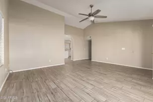 8057 W Dreyfus Dr, Peoria, AZ 85381 - Photo 5