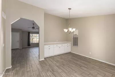 8057 W Dreyfus Drive, Peoria, AZ 85381 - Photo 9