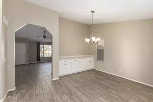 8057 W Dreyfus Dr, Peoria, AZ 85381 - Photo 9