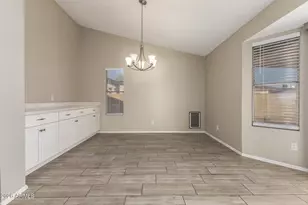 8057 W Dreyfus Dr, Peoria, AZ 85381 - Photo 7