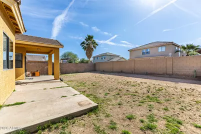 2537 W Novak Way W, Phoenix, AZ 85041 - Photo 7