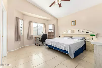 2537 W Novak Way W, Phoenix, AZ 85041 - Photo 15