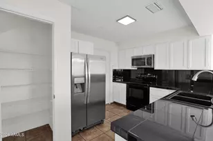 1124 E Rose Ln, Phoenix, AZ 85014 - Photo 15