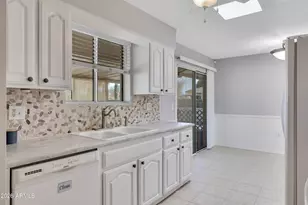 10716 W Meade Dr, Sun City, AZ 85351 - Photo 7