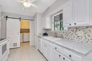 10716 W Meade Dr, Sun City, AZ 85351 - Photo 5