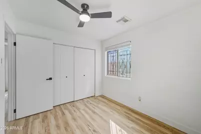 2824 E Chipman Road, Phoenix, AZ 85040 - Photo 13