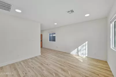 2824 E Chipman Road, Phoenix, AZ 85040 - Photo 5