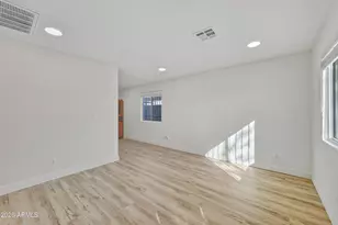 2824 E Chipman Rd, Phoenix, AZ 85040 - Photo 5