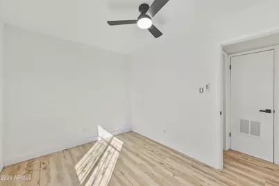 2824 E Chipman Road, Phoenix, AZ 85040 - Photo 15