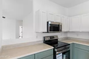 930 E Pedro Rd, Phoenix, AZ 85042 - Photo 13