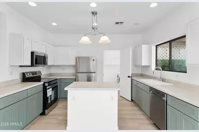 930 E Pedro Road, Phoenix, AZ 85042 - Photo 11