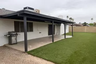 3937 W Paradise Dr, Phoenix, AZ 85029 - Photo 3