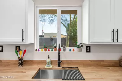 2827 W Foothill Drive, Phoenix, AZ 85027 - Photo 7