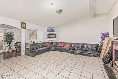 6718 W Catalina Drive, Phoenix, AZ 85033 - Photo 5