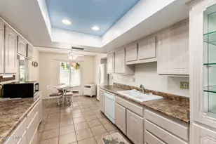 10126 W Brookside Dr, Sun City, AZ 85351 - Photo 9