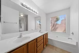 18837 N 43rd Pl, Phoenix, AZ 85050 - Photo 3