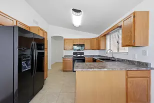 18837 N 43rd Pl, Phoenix, AZ 85050 - Photo 11