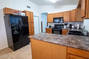 18837 N 43rd Pl, Phoenix, AZ 85050 - Photo 3