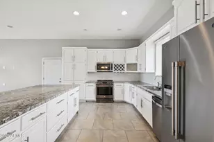 702 W Why Worry Ln, Phoenix, AZ 85021 - Photo 11