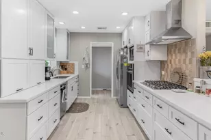 10626 W Tropicana Cir, Sun City, AZ 85351 - Photo 5