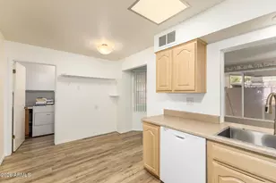 10907 W Thunderbird Blvd, Sun City, AZ 85351 - Photo 25