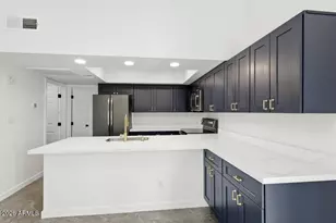 8004 N 32nd Dr, Phoenix, AZ 85051 - Photo 7