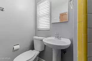 521 W Wilshire Dr, Phoenix, AZ 85003 - Photo 17