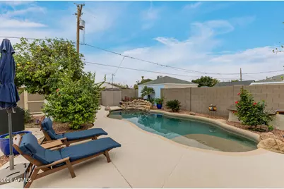 521 W Wilshire Drive, Phoenix, AZ 85003 - Photo 33