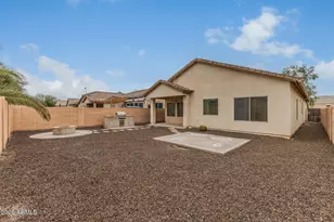 37064 W Mondragone Ln, Maricopa, AZ 85138 - Photo 31
