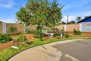 3008 N 45th Dr, Phoenix, AZ 85031 - Photo 9