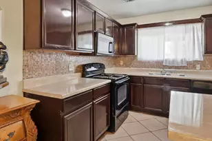 3008 N 45th Dr, Phoenix, AZ 85031 - Photo 15