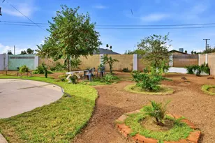 3008 N 45th Dr, Phoenix, AZ 85031 - Photo 7