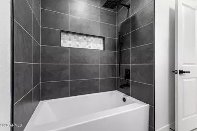 13802 N 33rd Avenue, Phoenix, AZ 85053 - Photo 19