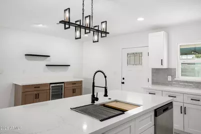 13802 N 33rd Avenue, Phoenix, AZ 85053 - Photo 9