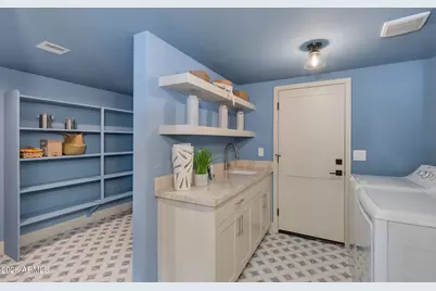 2212 E Cinnabar Avenue, Phoenix, AZ 85028 - Photo 9