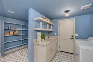 2212 E Cinnabar Ave, Phoenix, AZ 85028 - Photo 9