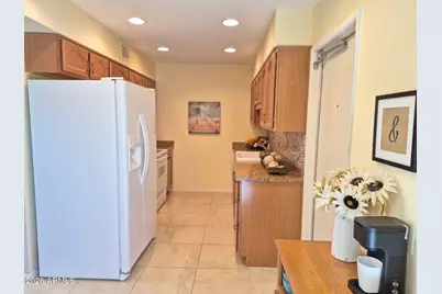 17445 N Boswell Boulevard, Sun City, AZ 85373 - Photo 11