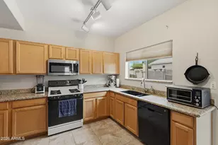 4630 E Prickly Pear Trail, Phoenix, AZ 85050 - Photo 11