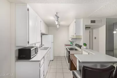 5525 E Thomas Road #M16, Phoenix, AZ 85018 - Photo 9