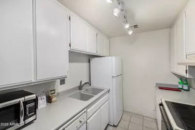 5525 E Thomas Road #M16, Phoenix, AZ 85018 - Photo 11