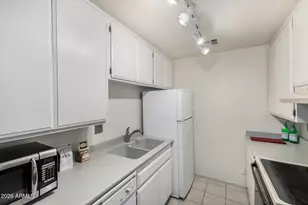 5525 E Thomas Rd, Phoenix, AZ 85018 - Photo 11