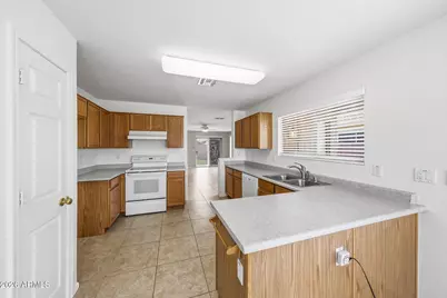 3437 W Louise Drive, Phoenix, AZ 85027 - Photo 9