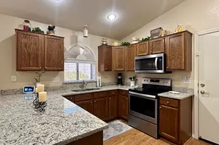 17615 W Babbitt Dr, Surprise, AZ 85374 - Photo 9